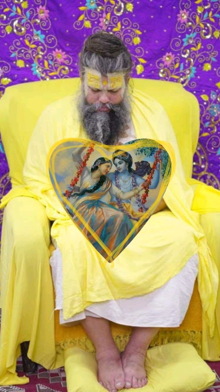 Shri Hit Premanandji Holding Krishan And Radha Pic