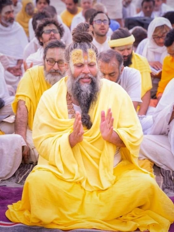 Shri Hit Premanandji Maharaj With Kirtan Darbar Photo